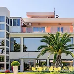 Maria 4* Crispiano