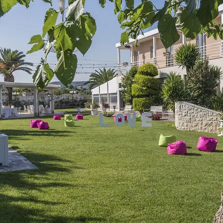 Maria 4* Crispiano