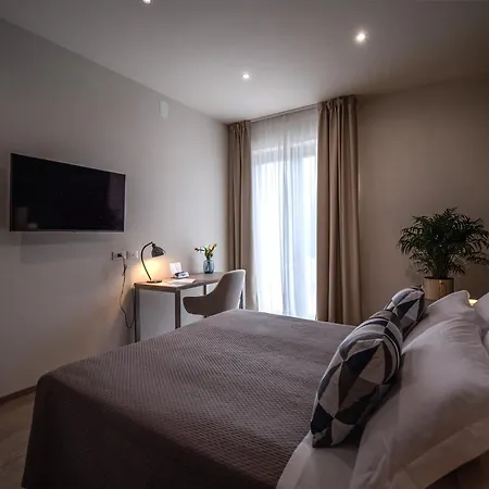 Maria 4* Crispiano